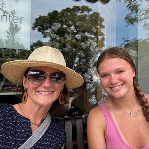 Meet your Posher, Mitsi